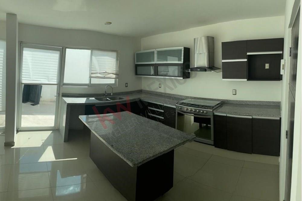 CASA EN RENTA EN JURIQUILLA SANTA FÉ, HACIENDA JURIQUILLA