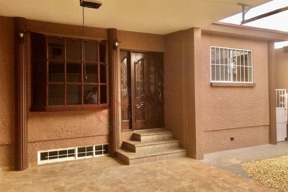 CASA EN VENTA EN SAN LORENZO