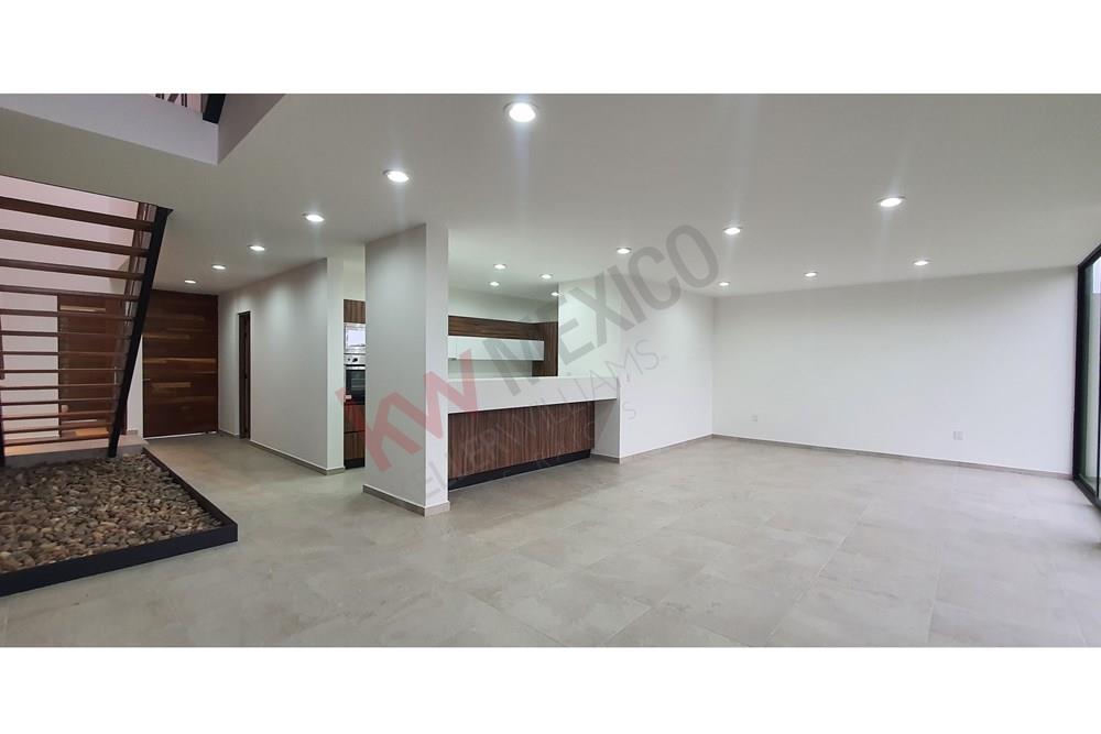 GRAN OPORTUNIDAD EN CASA EN ZIBATA DE 4 HABITACIONES CON ESTUDIO Y ROOF GARDEN