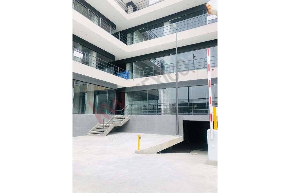 Venta de Local Comercial Contry , Local comercial Nuevo  en Planta Baja , Local comercial en Plaza Nueva, Ubicaciòn excelente local comercial nuevo.