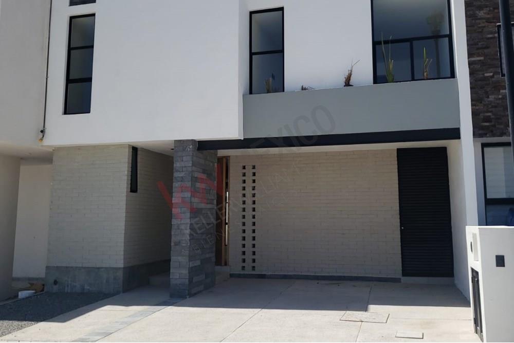 Venta de casa con Roofgarden en Mirador del Campanario