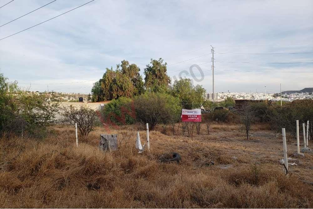 VENTA DE TERRENO CON USO SUELO MIXTO EN CORREGIDORA