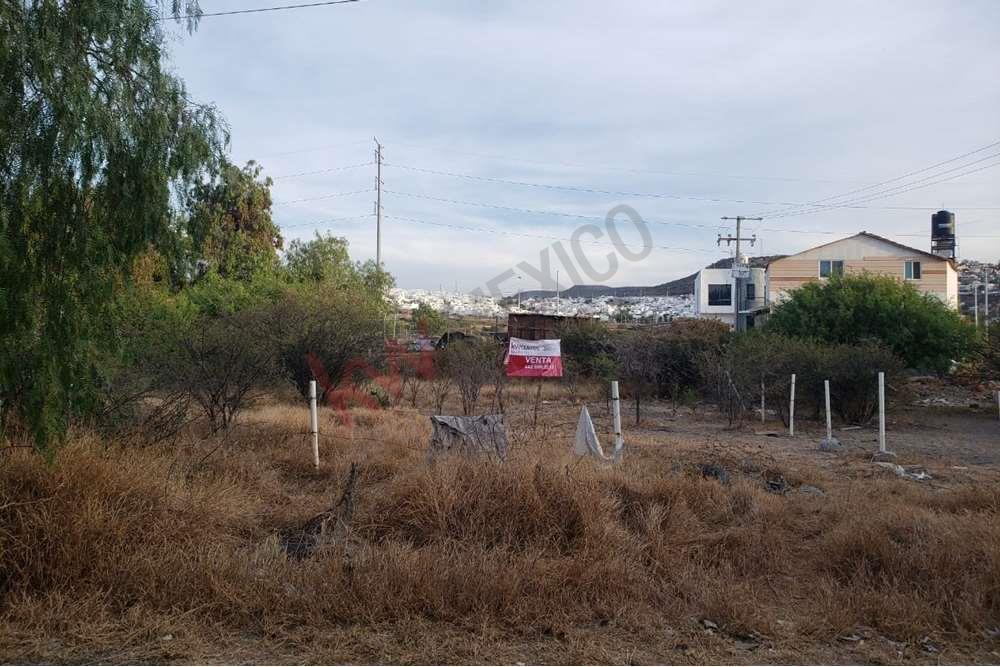 VENTA DE TERRENO CON USO SUELO MIXTO EN CORREGIDORA