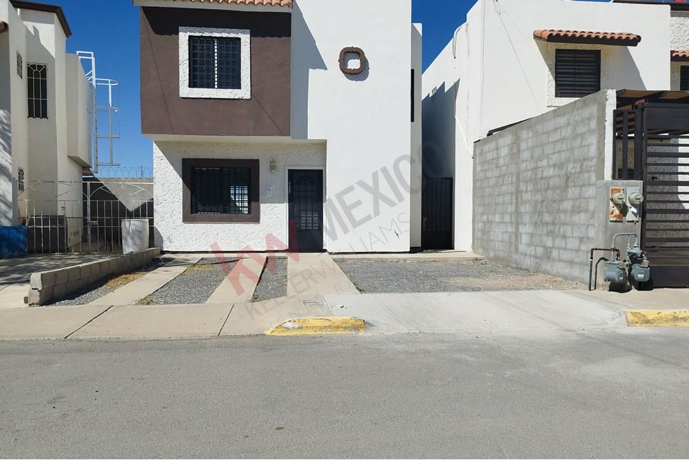 CASA EN RENTA EN FRACCIONAMIENTO LA PARCELA