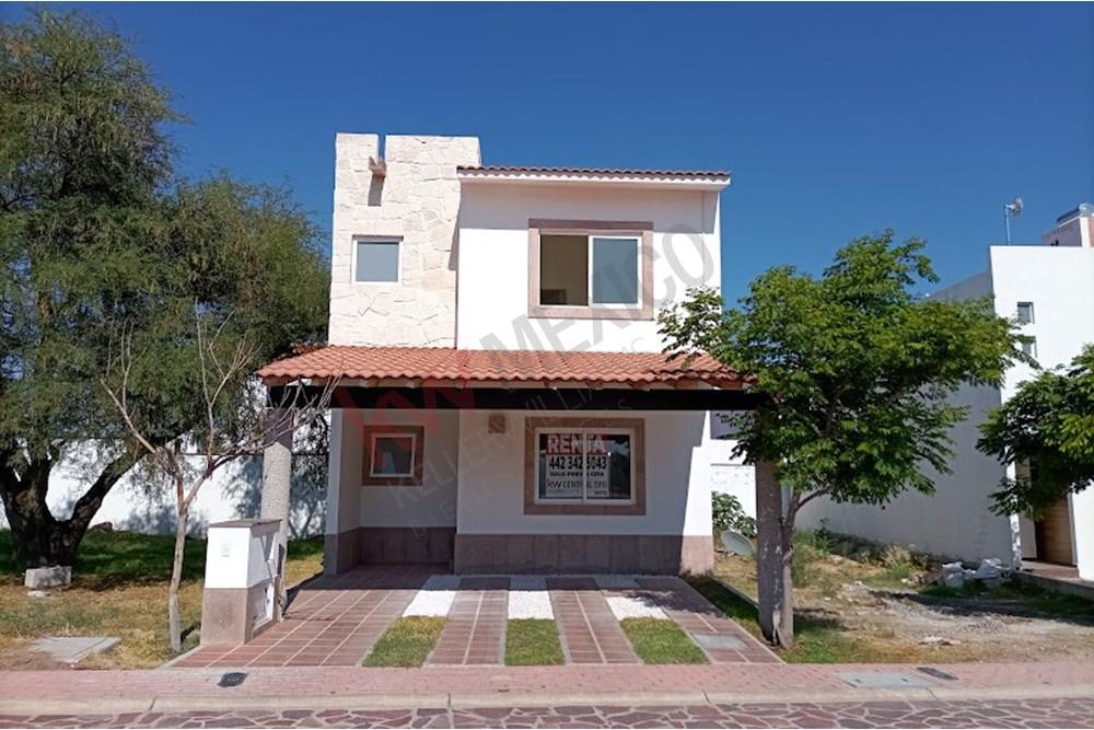 Se renta casa nueva en privada dentro de Ciudad Maderas, El Marques