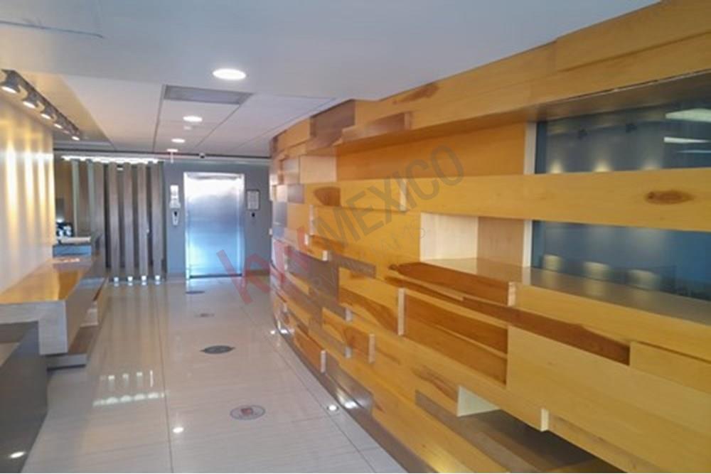 OFICINA EN RENTA EN AV. TOMAS FERNANDEZ EN EDIFICIO CORPORATIVO CON SEGURIDAD