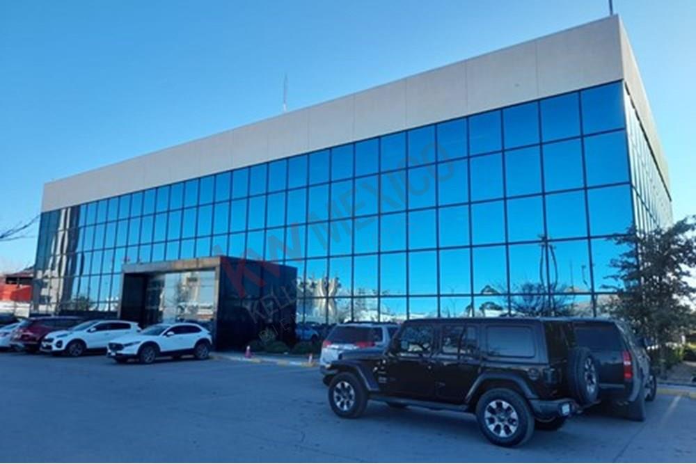 OFICINA EN RENTA EN AV. TOMAS FERNANDEZ EN EDIFICIO CORPORATIVO CON SEGURIDAD