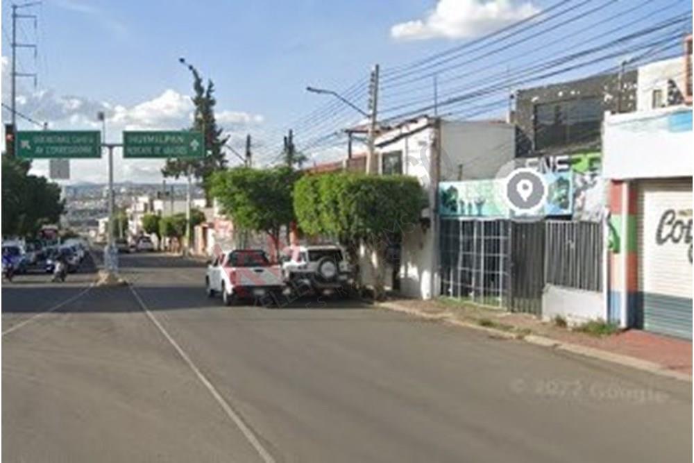 Propiedad comercial en Luis Pasteur Sur en Querétaro
