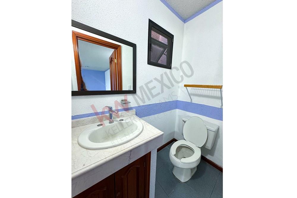 Edificio con excelente ubicación en venta, a unos pasos del Hospital Angeles