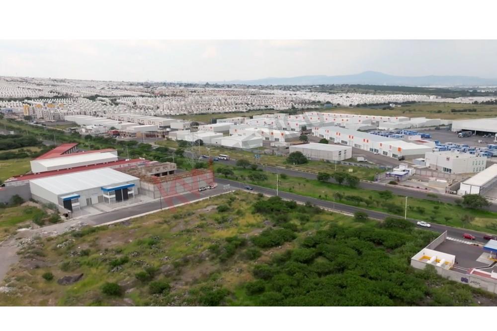 VENTA DE TERRENO COMERCIAL SOBRE AVENIDA PRINCIPAL PEÑA FLOR