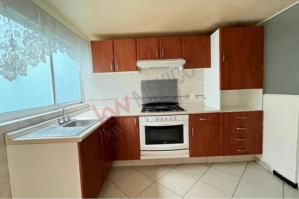 DEPARTAMENTO EN PLANTA BAJA CON TERRAZA Y JARDÍN INTERIOR - NO ACEPTA MASCOTAS