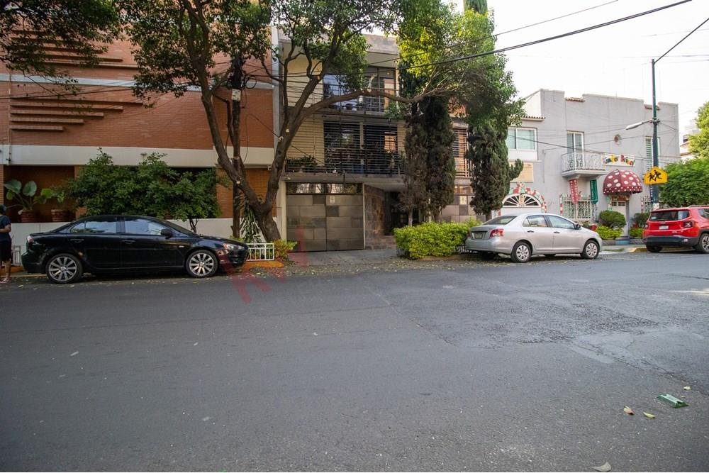 Departamento en venta colonia Álamos en Planta Baja con 3 patios, asador, etc.