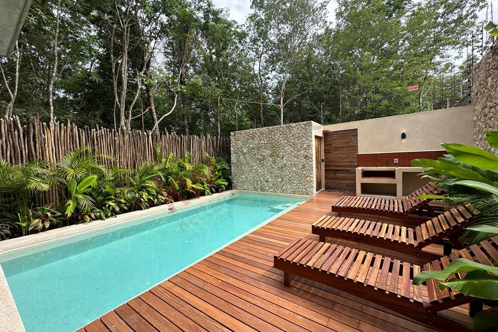 Estupenda villa Luxury amueblada y equipada, Alberca, 5 recamaras, 4 niveles, roof top con balcón y techo pergolado, ideal para rentas Vacacionales