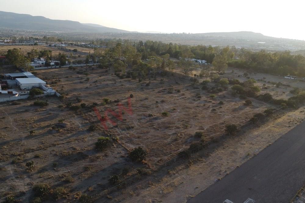 Terreno en venta salida a Querétaro frente a la Pilarica