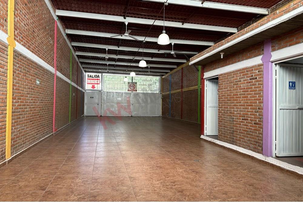 LOCAL COMERCIAL SATELITE LISTO PARA OPERAR COMO SALON DE FIESTAS