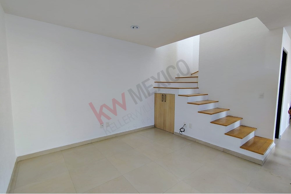 RENTA CASA AMPLIA Y LUMINOSA EN VALLE DE JURIQUILLA