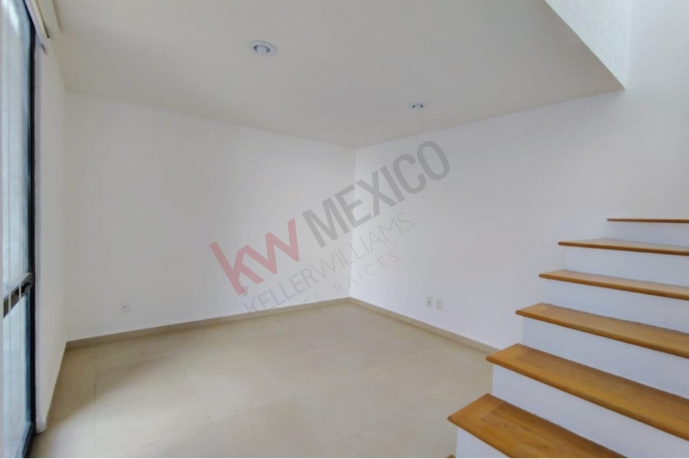 RENTA CASA AMPLIA Y LUMINOSA EN VALLE DE JURIQUILLA