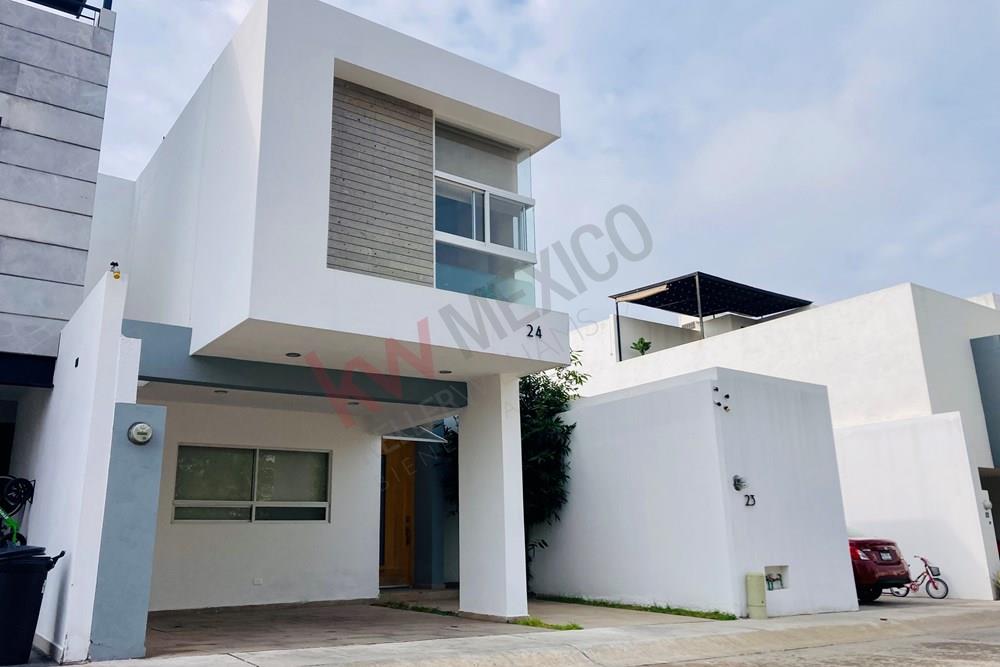 Casa en Renta Horizontes 2, frente área verde con recámara en PB