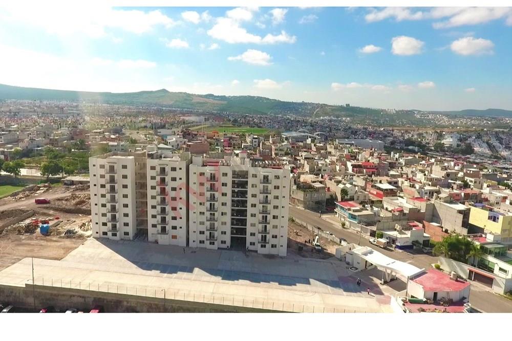 DEPARTAMENTO EN VENTA CON VISTA PRIVILEGIADA HACIA LA CIUDAD DE QUERETARO 2 RECAMARAS OPCIÓN A TERCER RECAMARA