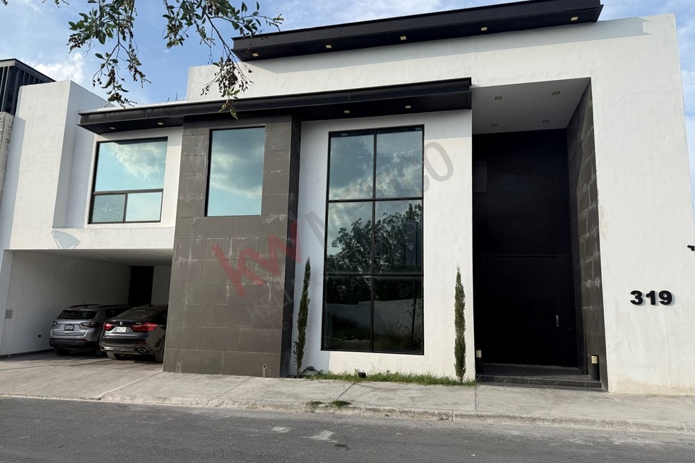 VENTA DE CASA EN FRACCIONAMIENTO TORRE ALTA $12,500,000.00