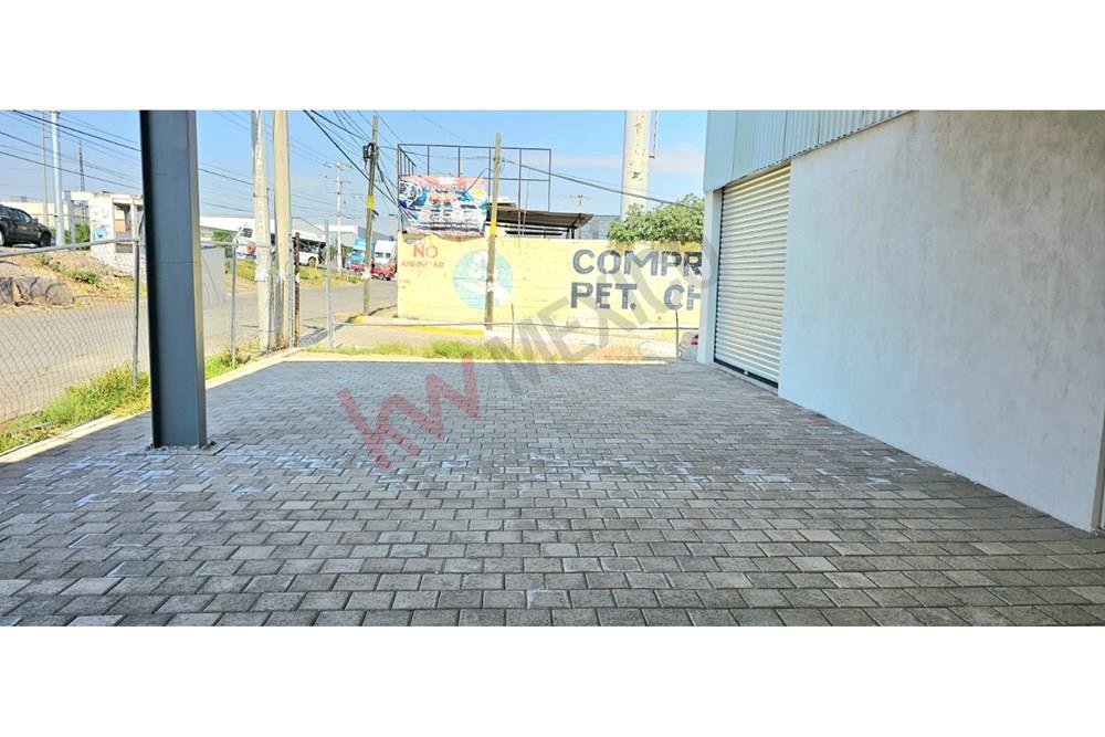 Bodega en renta en El Carmen sobre la carretera federal 45 (CDMX - QRO)