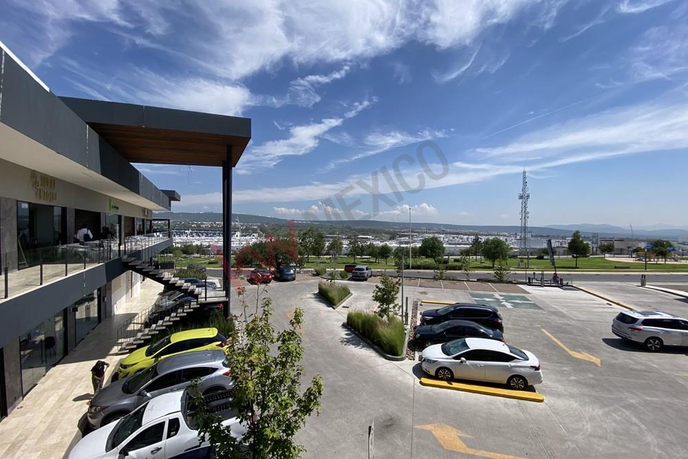 LOCAL COMERCIAL EN RENTA, EPIC CENTER ZAKIA!