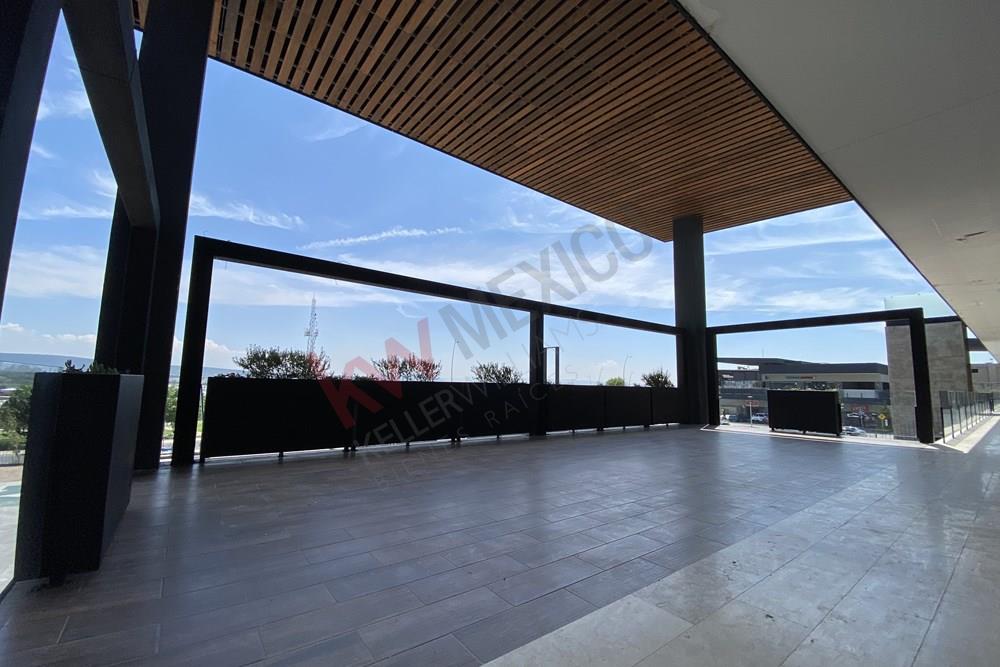 LOCAL COMERCIAL EN RENTA, EPIC CENTER ZAKIA!