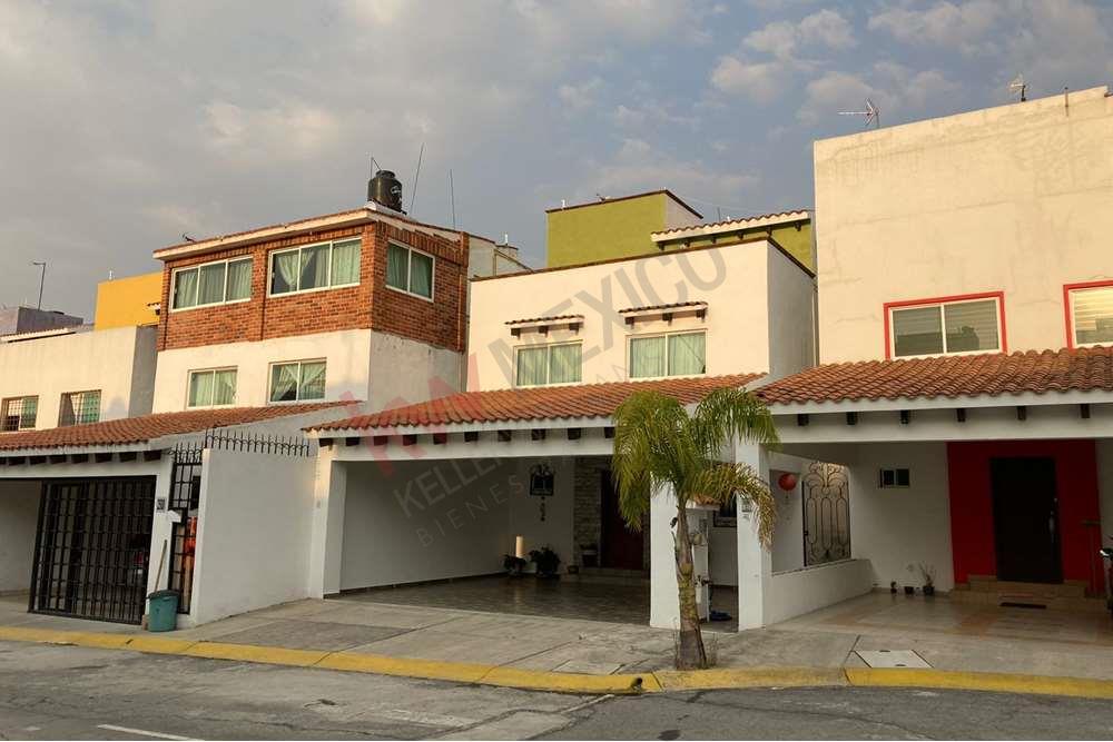 Casa en venta ubicada en Metepec, Estado de México. Fraccionamiento Bonanza "Banus 360"