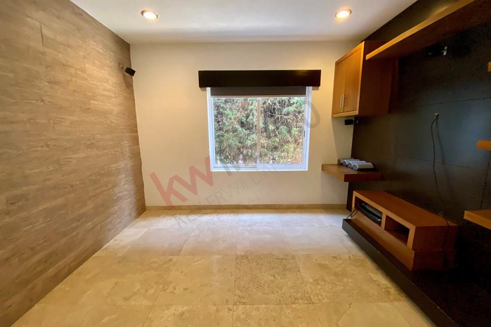 CASA EN RENTA, LOMAS DEL CAMPANARIO II, QUERÉTARO!
