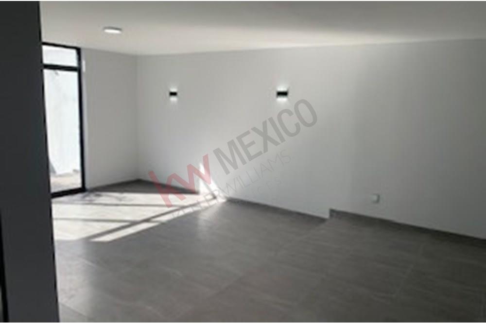 CASA RECIÉN REMODELADA, LISTA PARA ESTRENAR, MILENIO III, QUERETARO, RECAMARA EN PLANTA BAJA 253 m2.