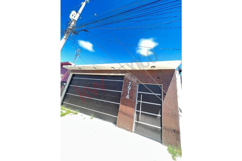 CASA EN RENTA CERCA DE WALMART LAS TORRES