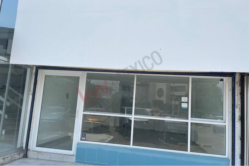 Local en Renta muy bien ubicado en plaza comercial Seuz en jardines de la hacienda