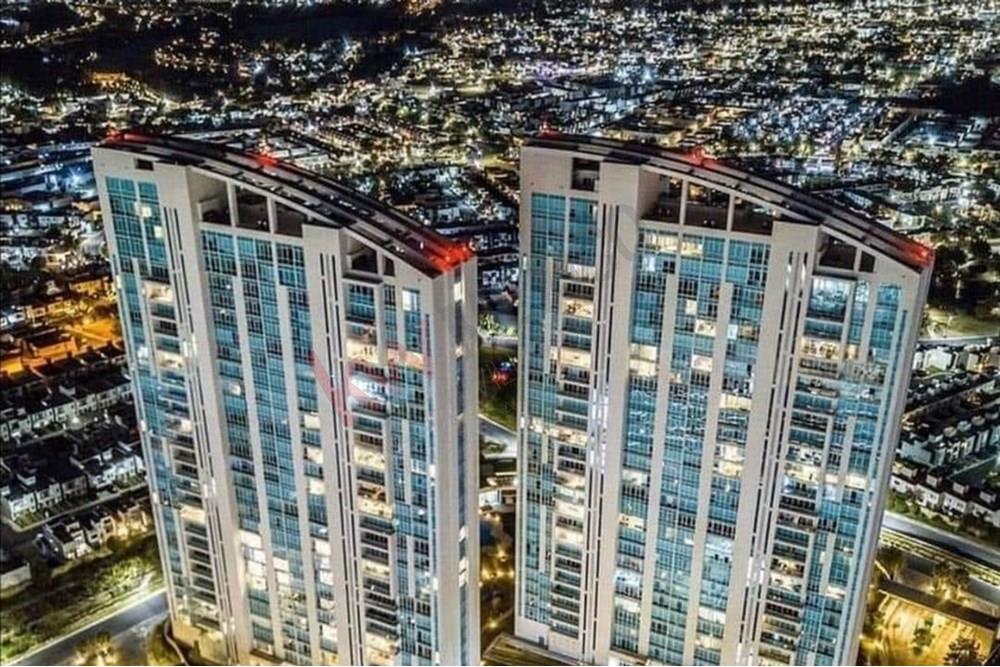 PENTHOUSE DE 290M2 EN VENTA, JURIQUILLA TOWERS!