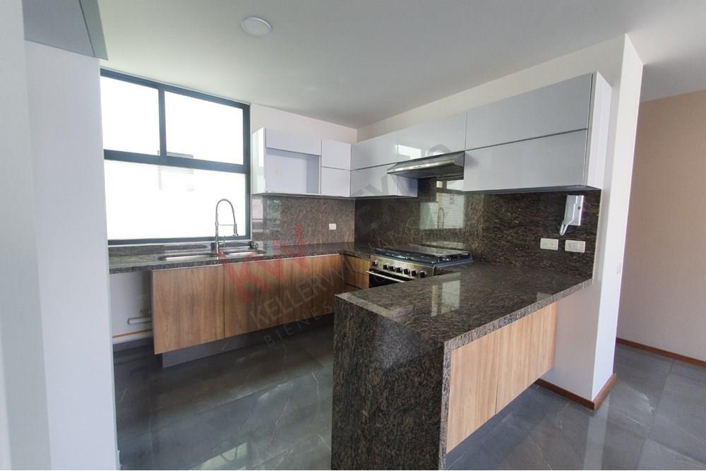Departamento NUEVO VENTA , Las Águilas, Los Alpes, hermosas vistas, soleado, Único en la Zona
