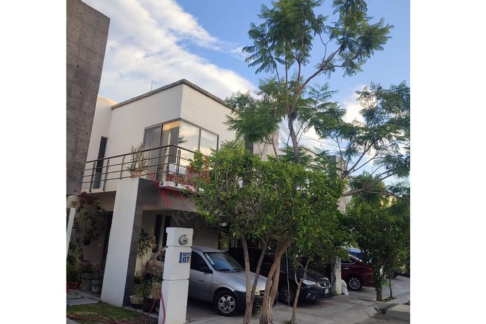 Casa en venta en privada con amenidades en Residencial del Parque $2,990,000.00