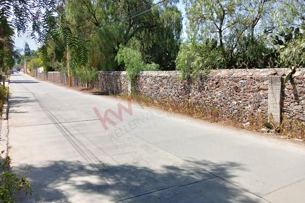Terreno en el Centro de Ajacuba Hidalgo. A un costado de la presidencia Municipal.