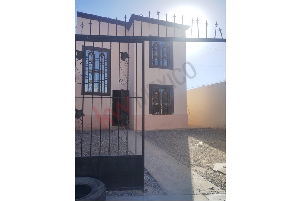 Casa en renta en rinconada de las torres 9,500 de 3 recámaras