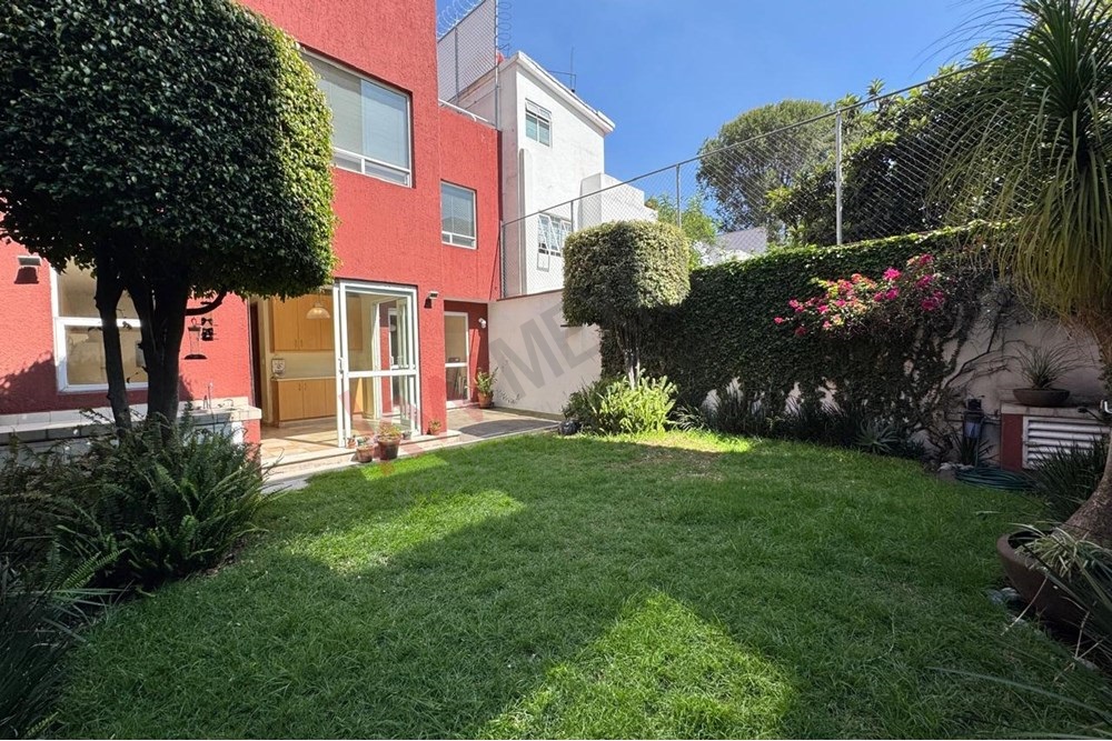 Casa en renta en Colonia del Valle Centro, ubicada en una calle cerrada y muy tranquila