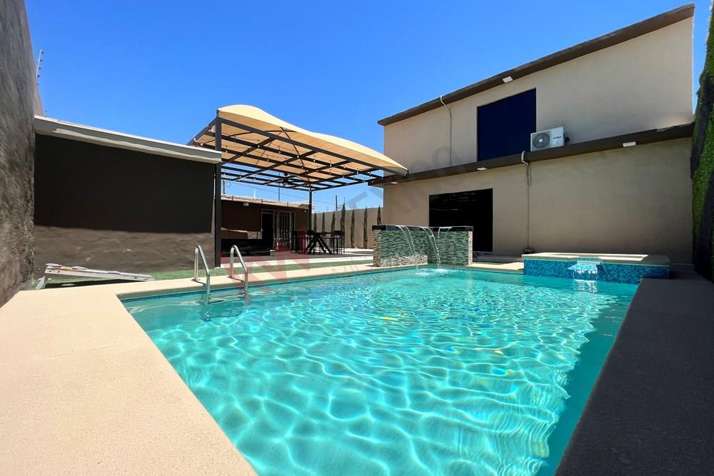 Casa con Alberca y Terraza. Ideal para disfrutar entre amigos!