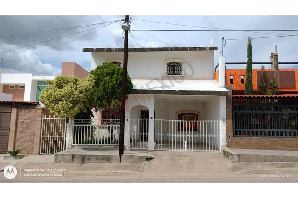 Casa con terreno adicional Col Diaz Ordaz 4 Recamaras Arriba 1 abajo