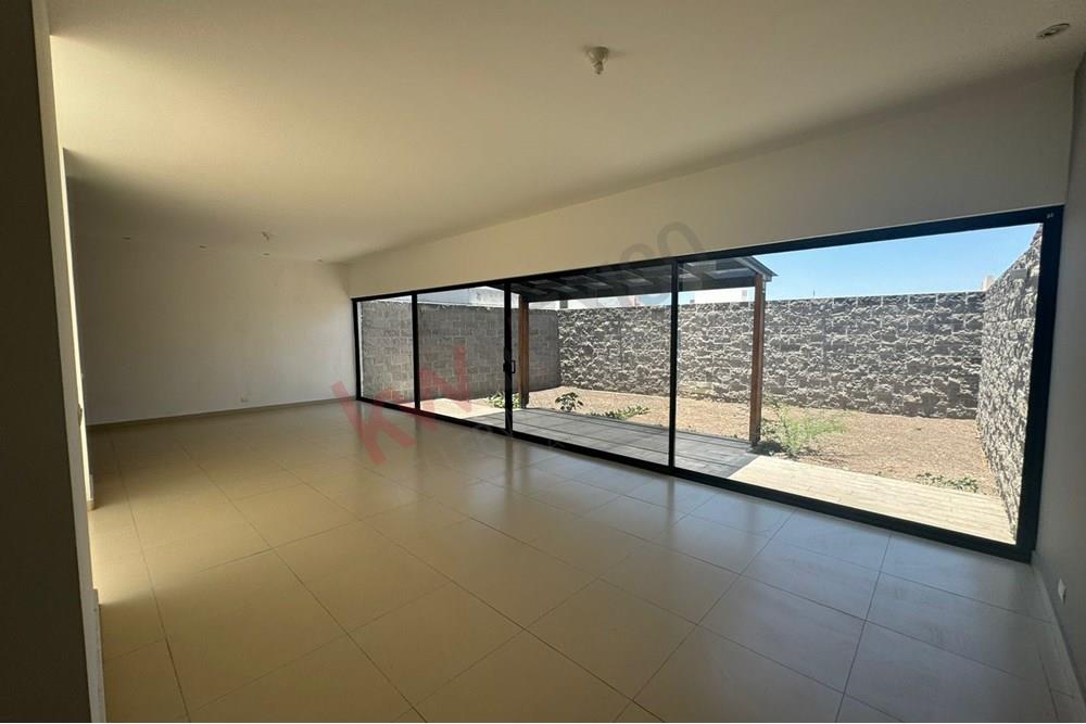 GRAN OPORTUDIDAD HERMOSA CASA EN VENTA EN LOMAS DE JURIQUILLA