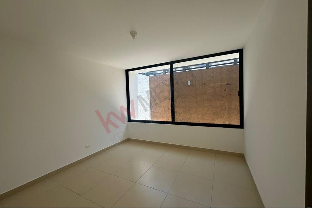 GRAN OPORTUDIDAD HERMOSA CASA EN VENTA EN LOMAS DE JURIQUILLA