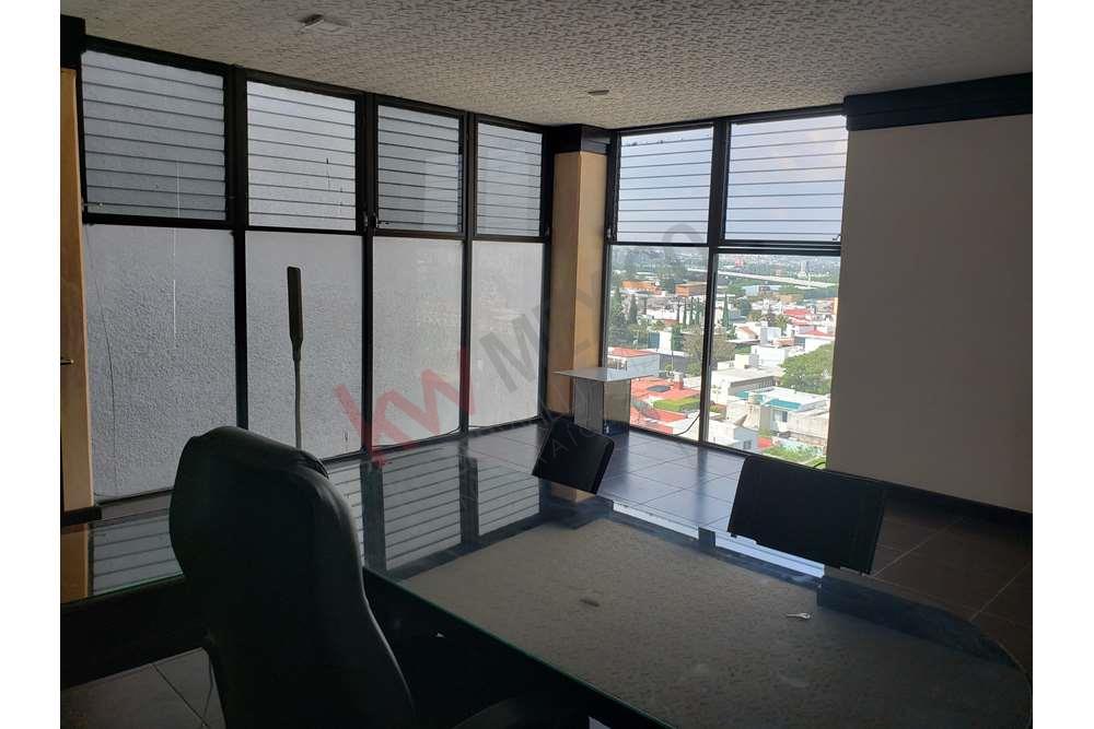 Oficinas en Penthouse en Renta a unas cuadras del Centro Histórico en Querétaro y con la mejor vista de la Ciudad