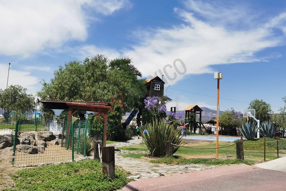 Construye la casa de tus sueños, terreno plano, entrega inmediata en Juriquilla Querétaro