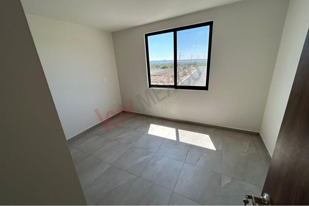 VENTA DE HERMOSA CASA NUEVA EN CONDOMINIO IKAYA FRACC. ZIZANA EN QUERÉTARO
