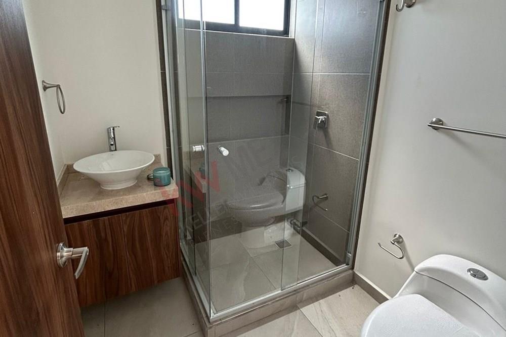 VENTA DE HERMOSA CASA NUEVA EN CONDOMINIO IKAYA FRACC. ZIZANA EN QUERÉTARO