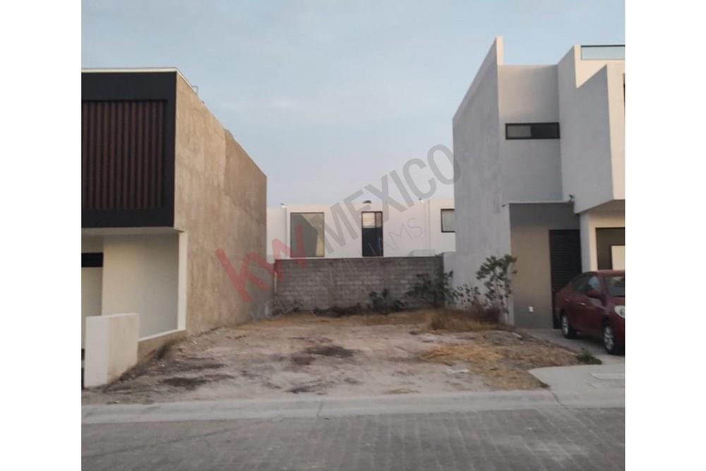 Terreno en venta en fraccionamiento Cañadas del Arroyo, Corregidora, Querétaro