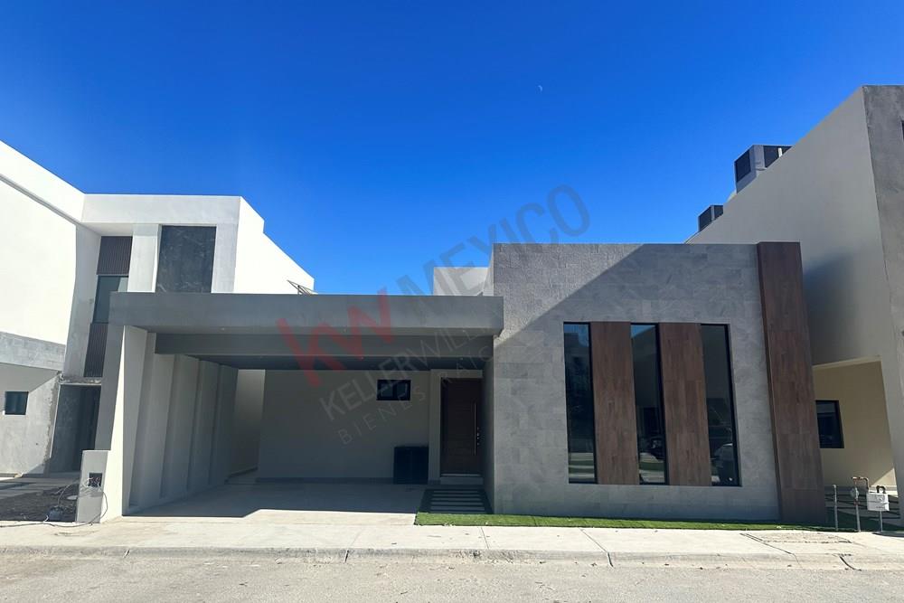 CASA DE UN PISO EQUIPADA EN VENTA INCLUYE PANELES SOLARES, EN CIUDAD JUAREZ CHIHUAHUA, RESIDENCIA EN VENTA EN CD JUAREZ CHIH. NUEVO DISTRITO RESIDENCIAL ARBOREAL