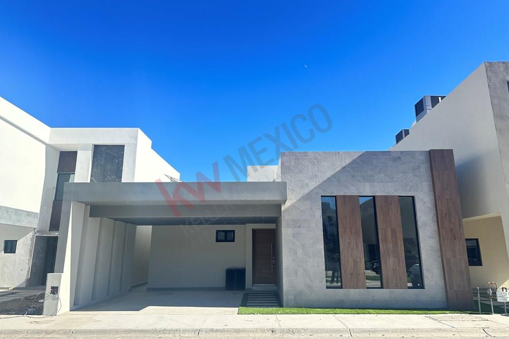 CASA DE UN PISO EQUIPADA EN VENTA INCLUYE PANELES SOLARES, EN CIUDAD JUAREZ CHIHUAHUA, RESIDENCIA EN VENTA EN CD JUAREZ CHIH. NUEVO DISTRITO RESIDENCIAL ARBOREAL