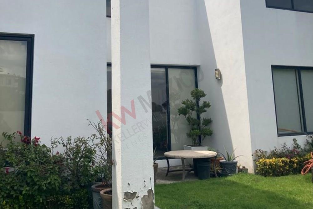 CASA EN RENTA ATIPAZAN BOSQUE ESMERALDA